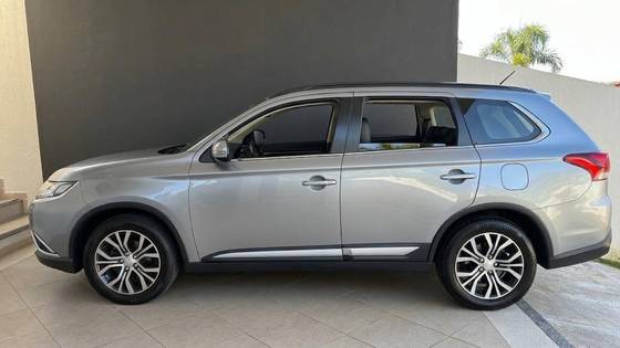 MITSUBISHI OUTLANDER 2.0 16V GASOLINA 4P AUTOMÁTICO MITSUBISHI OUTLANDER 2.0 16V GASOLINA 4P AUTOMÁTICO